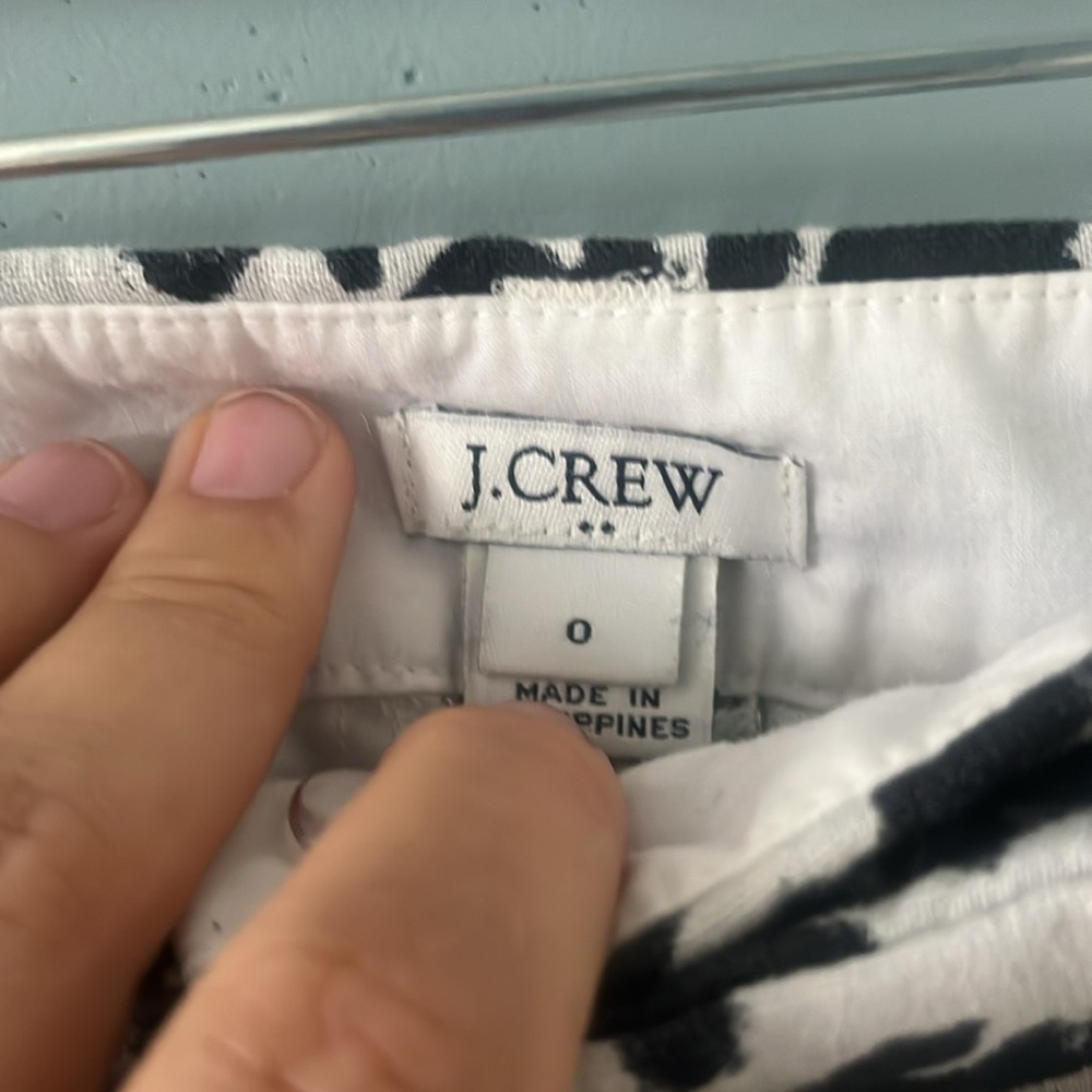 🐆 J. Crew Linen Blend Animal Print Scallop Hem Shorts - Picture 4 of 5